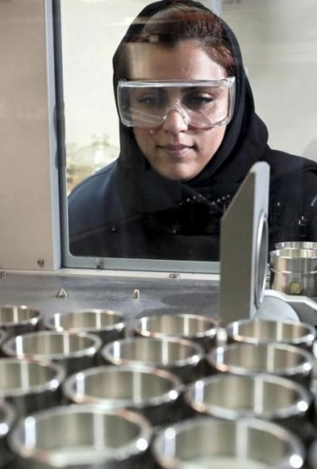 اماراتيات رائدات في مجال الطب في يوم المرأة الاماراتية