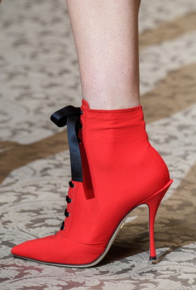 احذية الكاحل من الساتان مع ثنيات القماش من Miu Miu