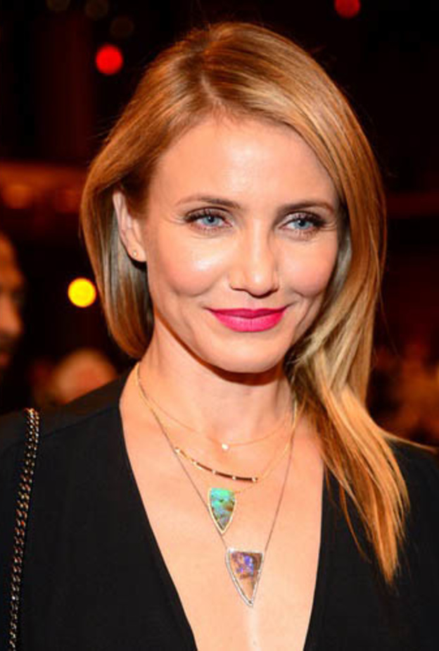  كاميرون دياز ترتدي أقراط من تيفاني من تيفاني Tiffany