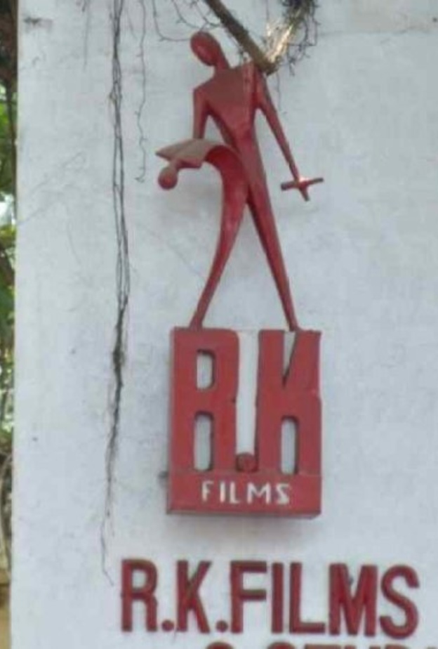 عائلة كابور اتخذت قرار بيع الاستوديوهات بالإجماع