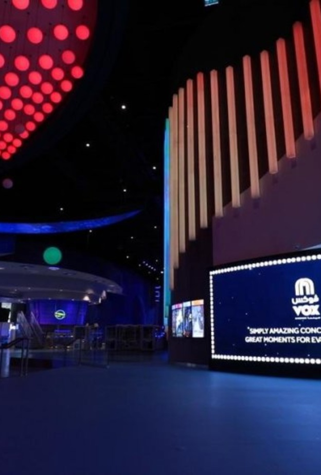 وزير الإعلام يسلم الرخصة السينمائية الرابعة لـشركة لوكس للترفيه