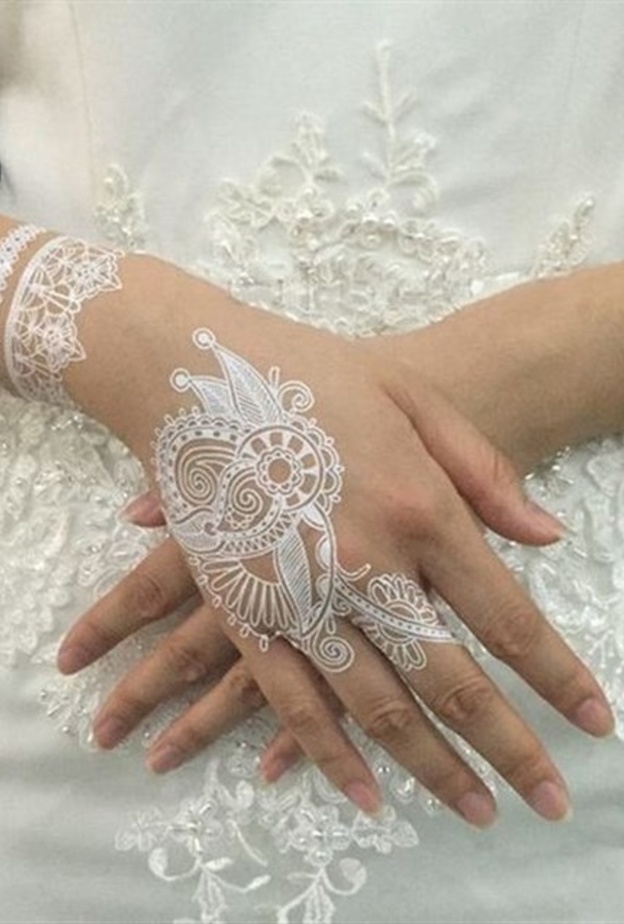 حنة بيضاء للعروس