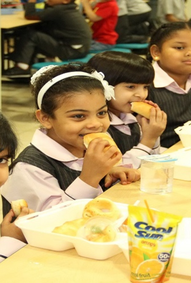 تعرف إلى أصناف الأطعمة المسموح بتناولها والمحظورة بمدارس أبوظبي