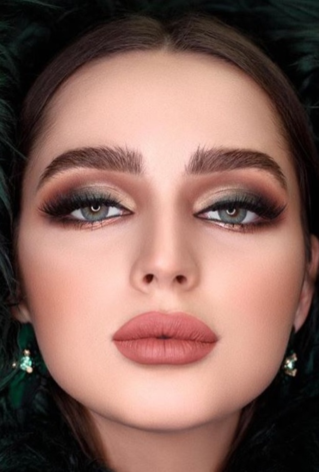 مكياج خليجي متألق من شريفة الهرمودي