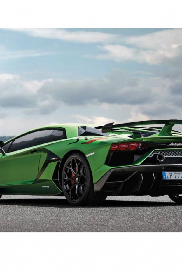 مميزات السيارة لامبرغيني افنتادرو SVJ 63