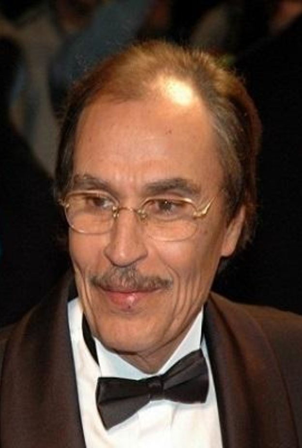 عزت العلايلي