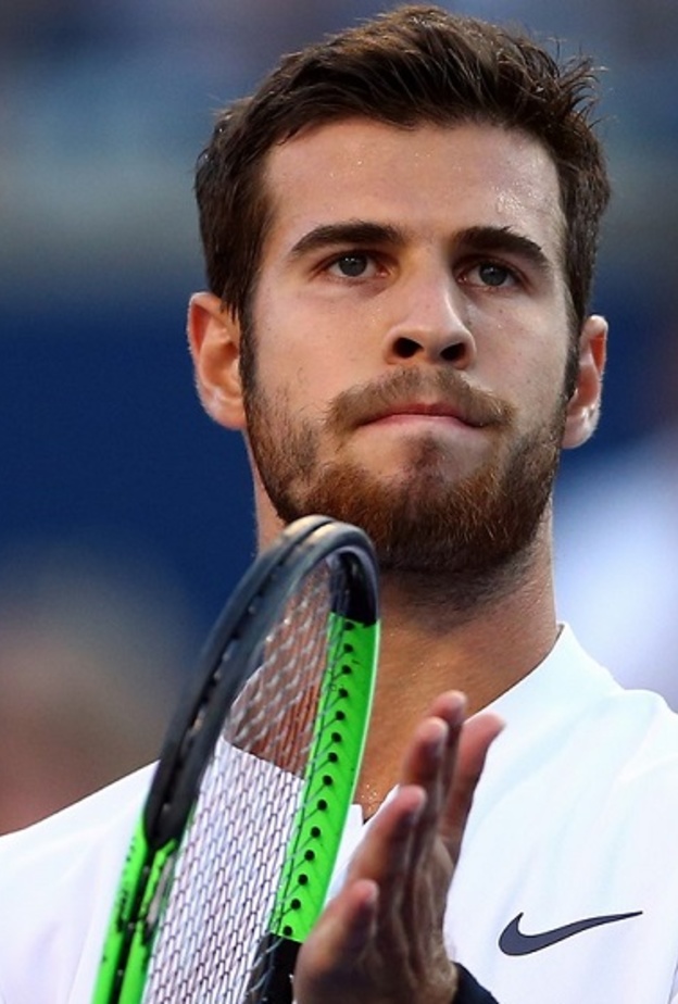 شبيه ليام هيمسورث