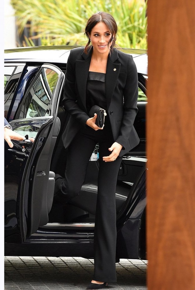  ميغان ماركل Meghan Markle بأناقة سوداء برفقة الأمير هاري