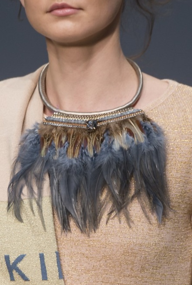 Marques Almeida حقيبة صغيرة بالرّيش الأسود