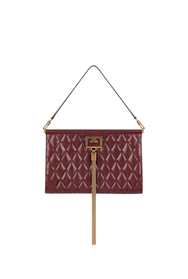 لإطلالات مميزة وأمسيات راقية.. إليكِ حقائب GEM من Givenchy