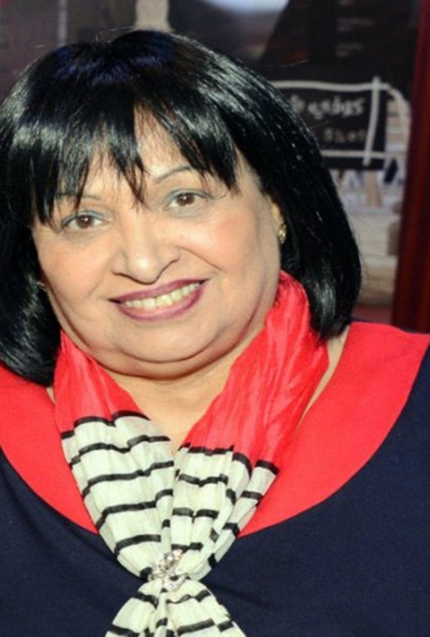 الفنانة الكويتية أمل عباس