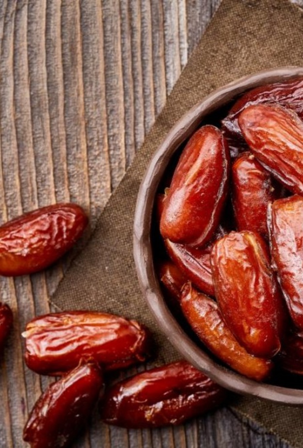 يمد التمر الجسم بالطاقة لاحتوائه على نسبةٍ عالية من السكريات
