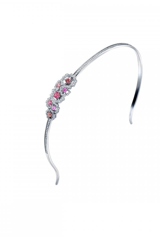 تاج ناعم من شانيل