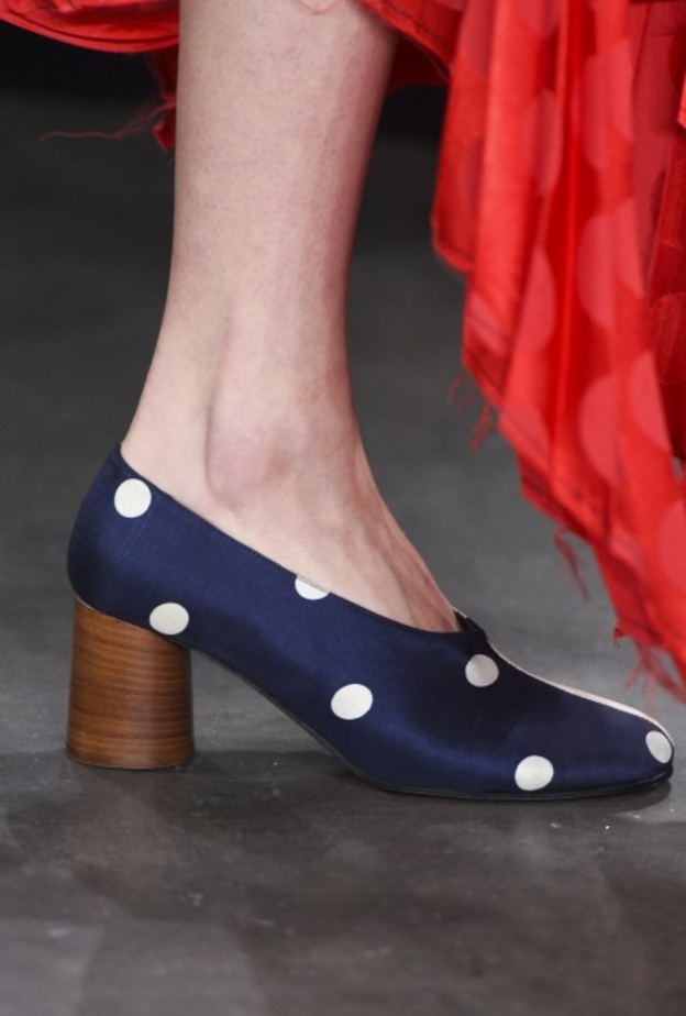 أحذية عالية الساق مع الكعب العالي من Christian Dior