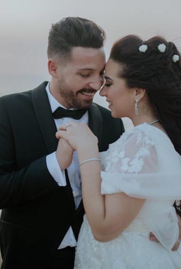 اسما شريف منير وزوجها محمود حجازي