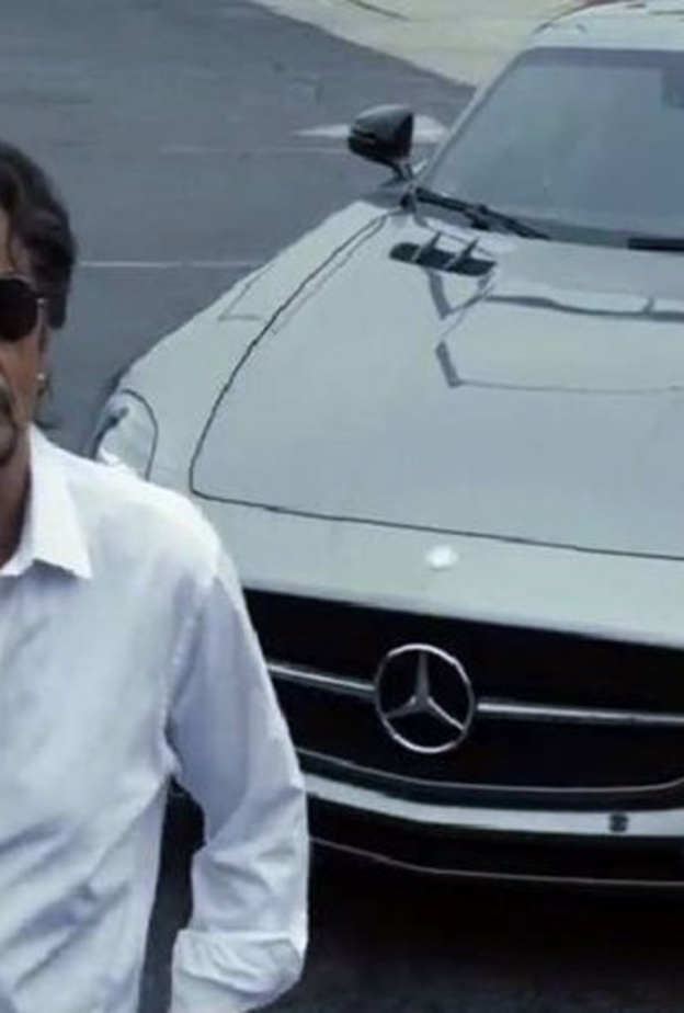 يحرص نجم هوليود آل باتشينو على اقتناء سيارات فارهة تتناسب مع نمط حياته 