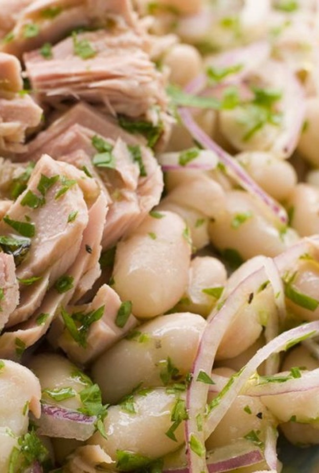 فوائد سلطة الفاصوليا البيضاء بالتونة للجسم تعزز المناعة