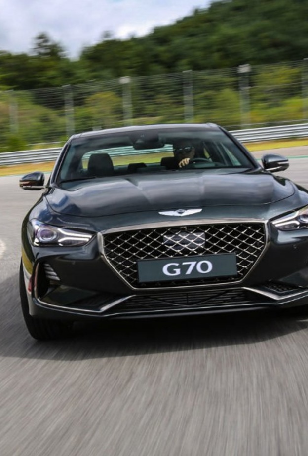 مواصفات السيارة جينيسيس جى 70 المنافسة في اسواق الخليج