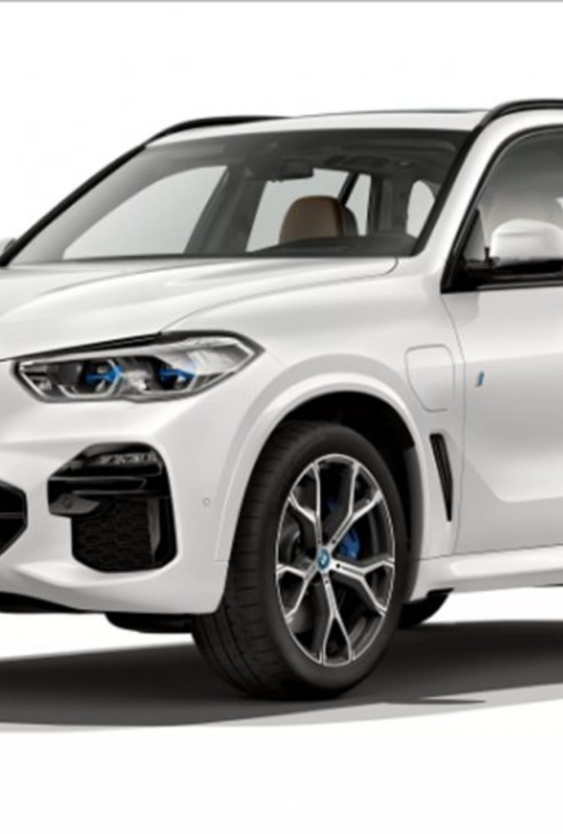 كشفت شركة بي إم دبليو "BMW" أخيراً عن النسخة الهجينة "xDrive45e iPerformance"