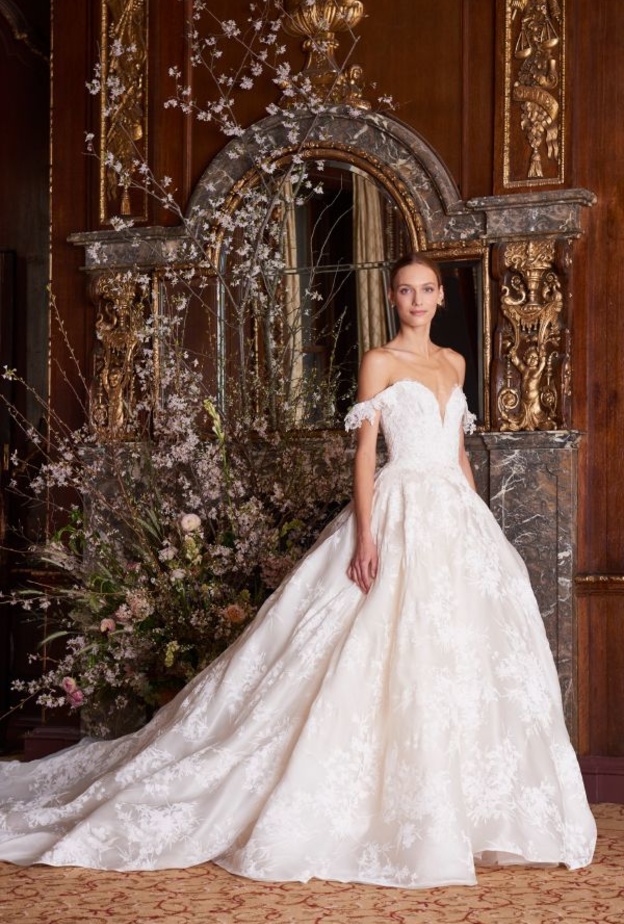 فساتين زفاف بإطلالات فخمة من مجموعة طوني ورد