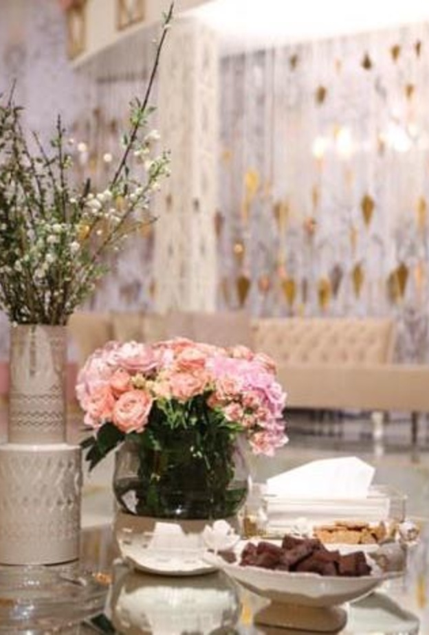 من اكسسوارات هدى الباز باحدى الاعراس