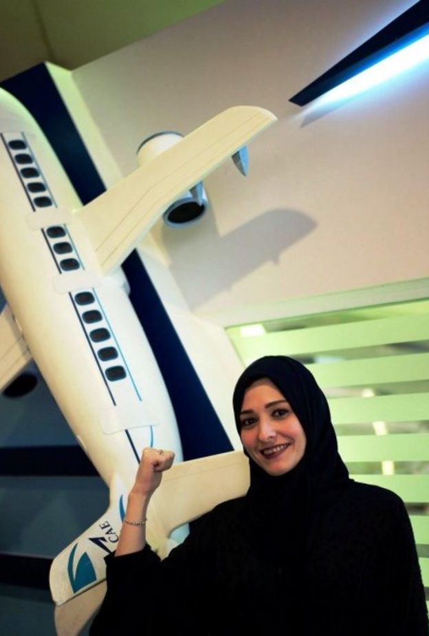 14 فتاة سعودية يبدأن بدراسة الطيران للعمل فيها مستقبلا 