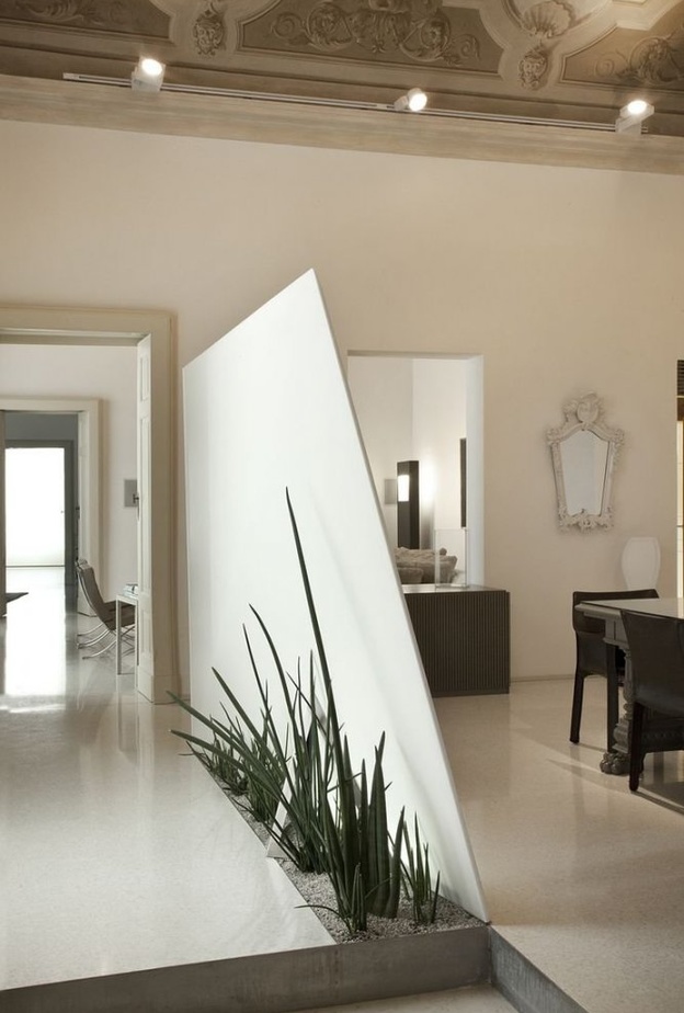 فاصل متحرك يفصل فراغ غرفة النوم