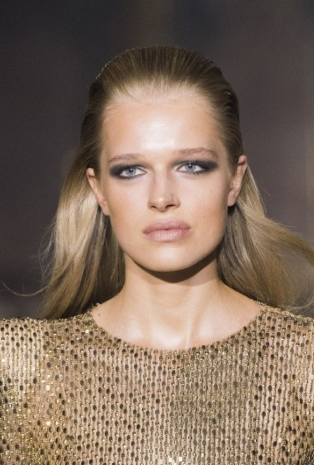 صبغات الشعر البرتقالية في عرض ‏Matty Bovan