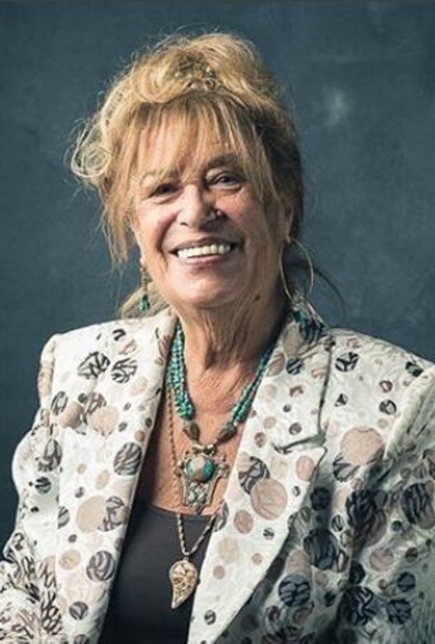 منى واصف افتتحت برنامج "فيه أمل"