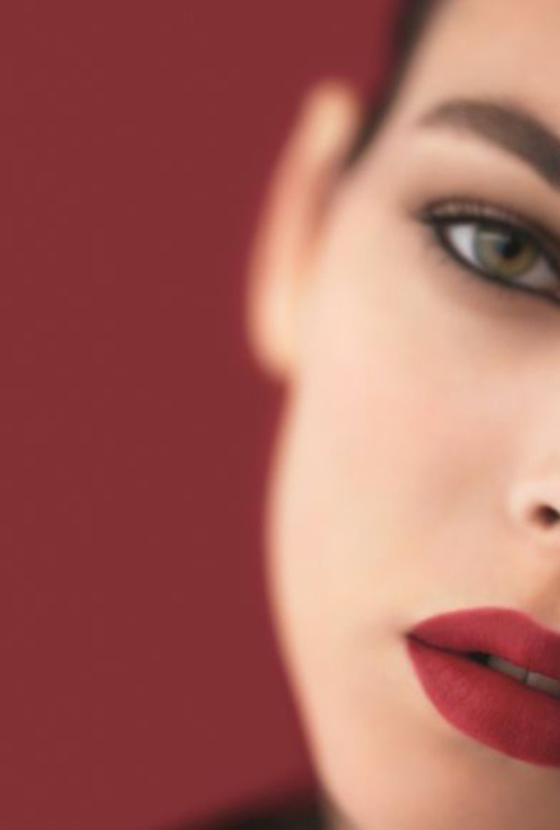 اكتشفي آفاقاً جديدة للتأثير الخالي من اللمعية مع ROUGE ALLURE من CHANEL