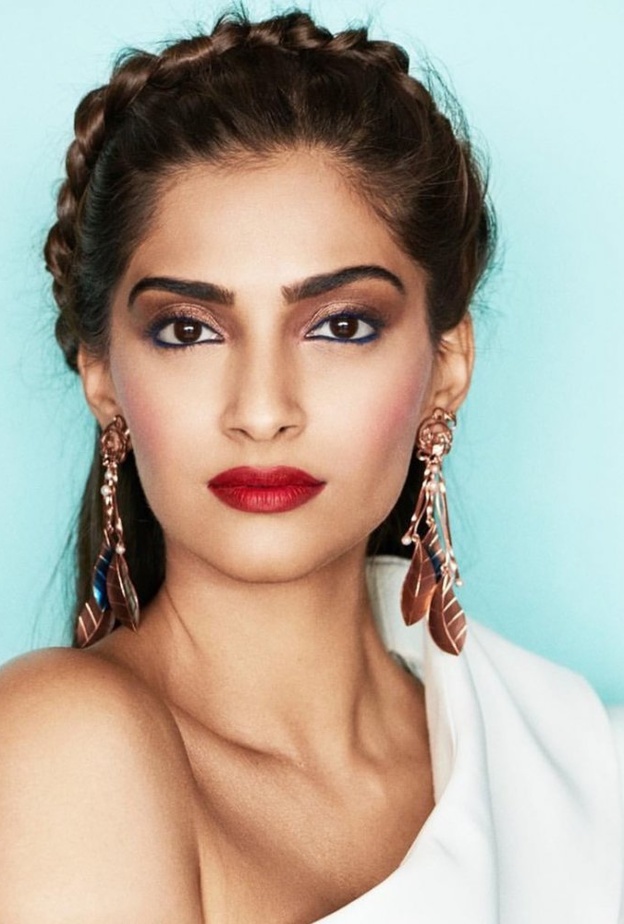 تسريحات شعر للعروس من نجمات الهند