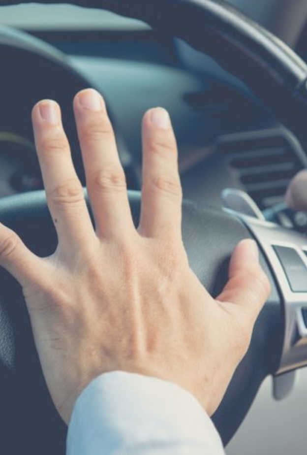 نصائح حول آداب استخدام بوق السيارة