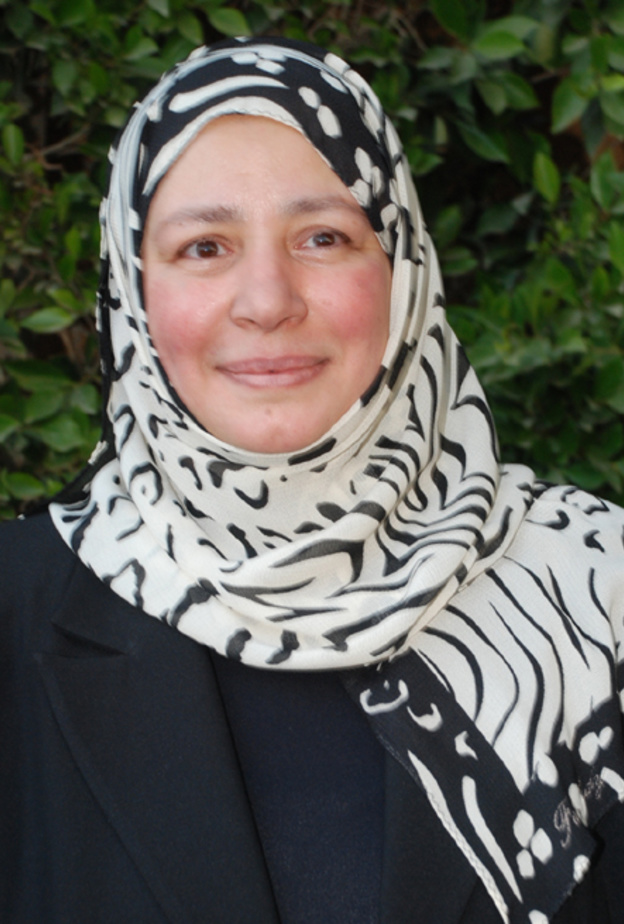 عبلة كامل تحتفل اليوم بعيد ميلادها ال58