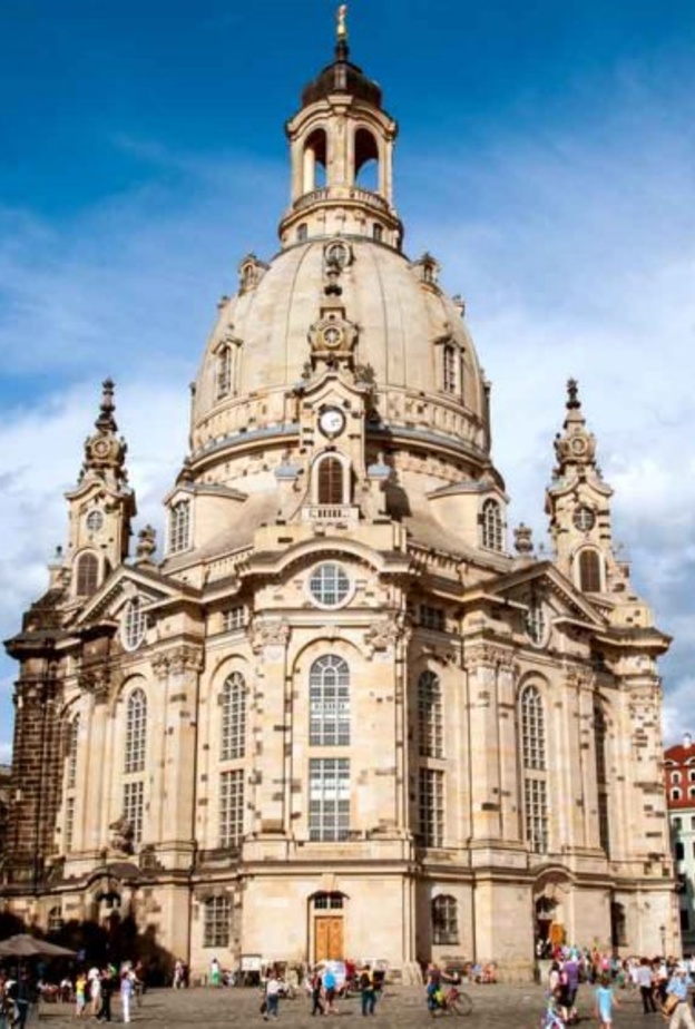من داخل Dresden Frauenkirche