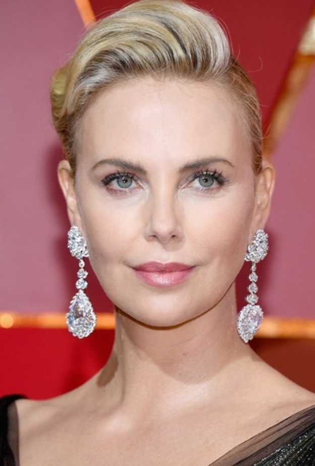 سكارليت جوهانسون وجيجي حديد بمجوهرات ميسيكا Messika