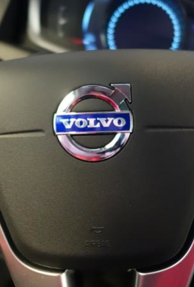 فولفو تختبر سياراتها ذاتية القيادة في شوارع السويد