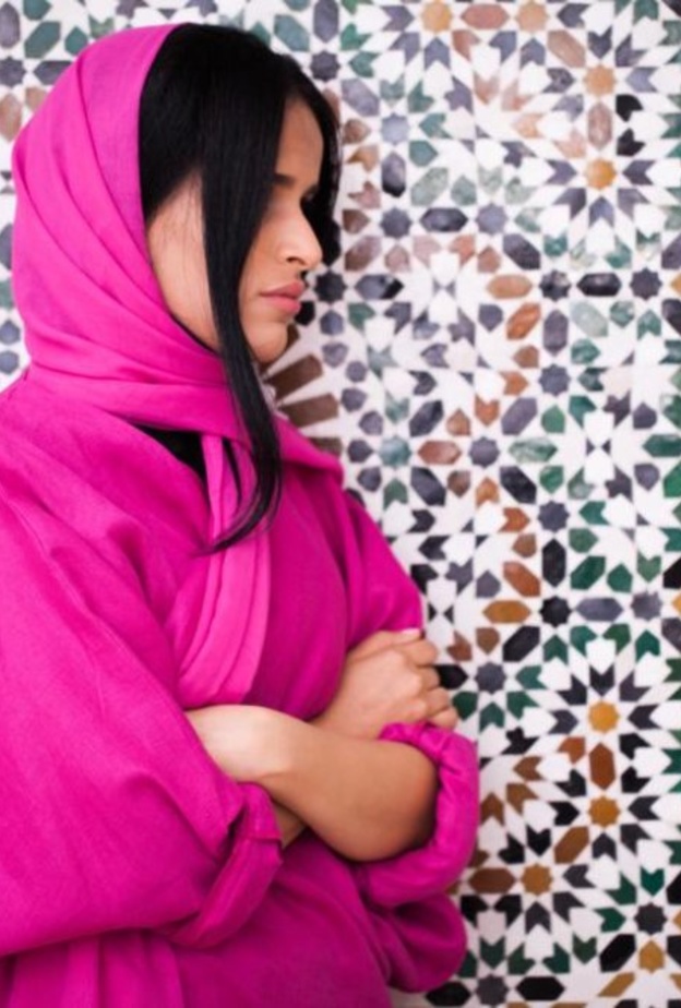 عباية مميزة باللون الأصفر