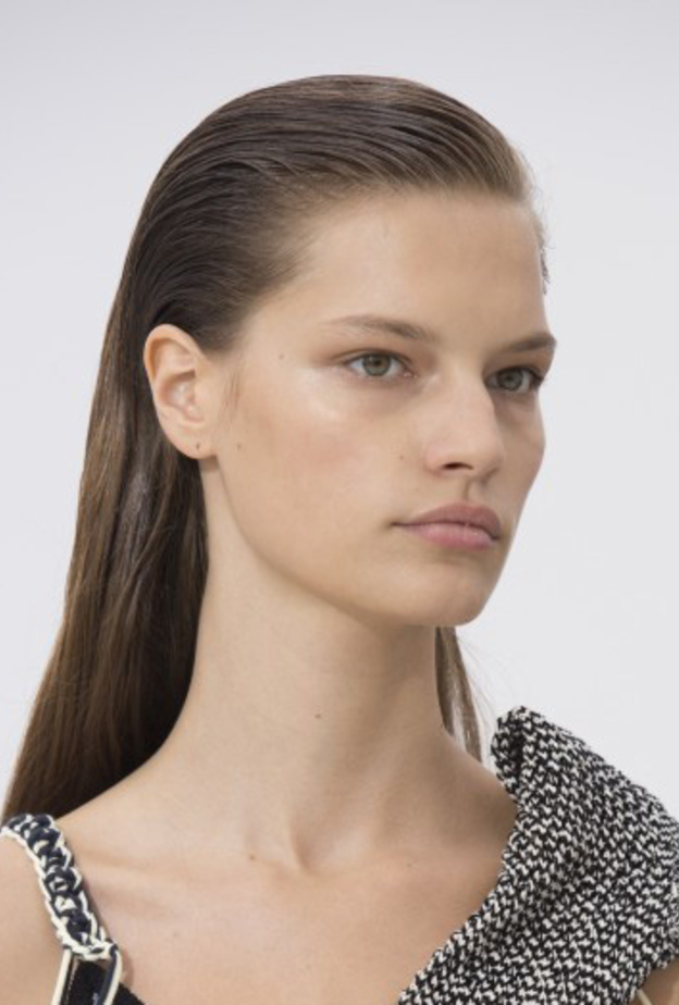 تسريحات شعر مبللة من Victoria Beckham