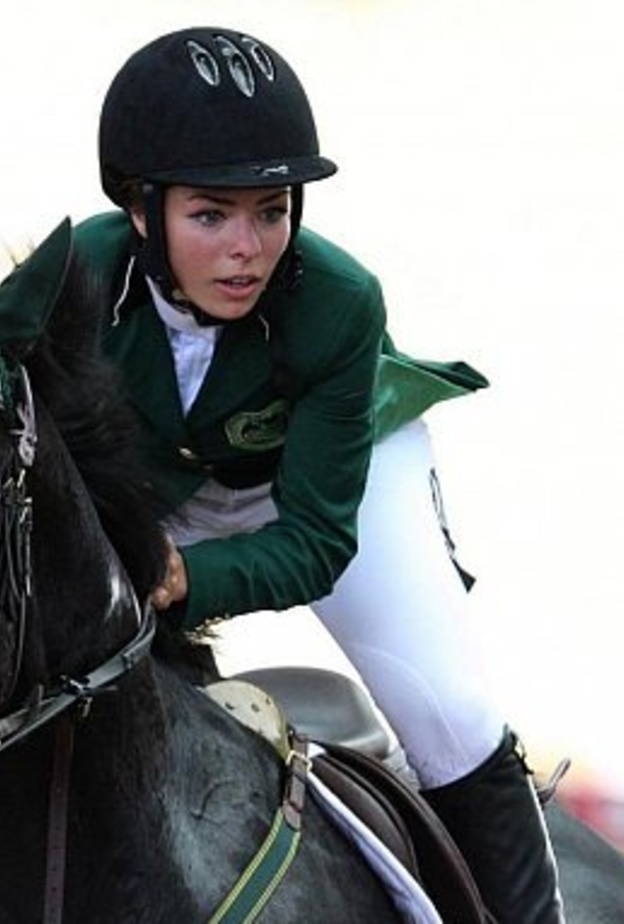 شاركت دلما ملحس في العديد من البطولات القارية والدولية