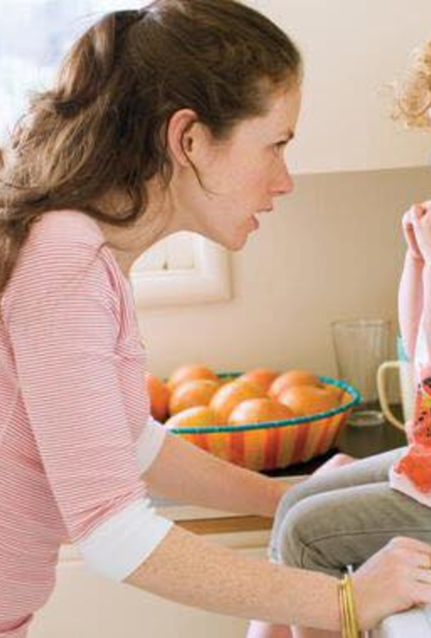 للأم : 4 أخطاء مدمرة في تربية البنات احذريها