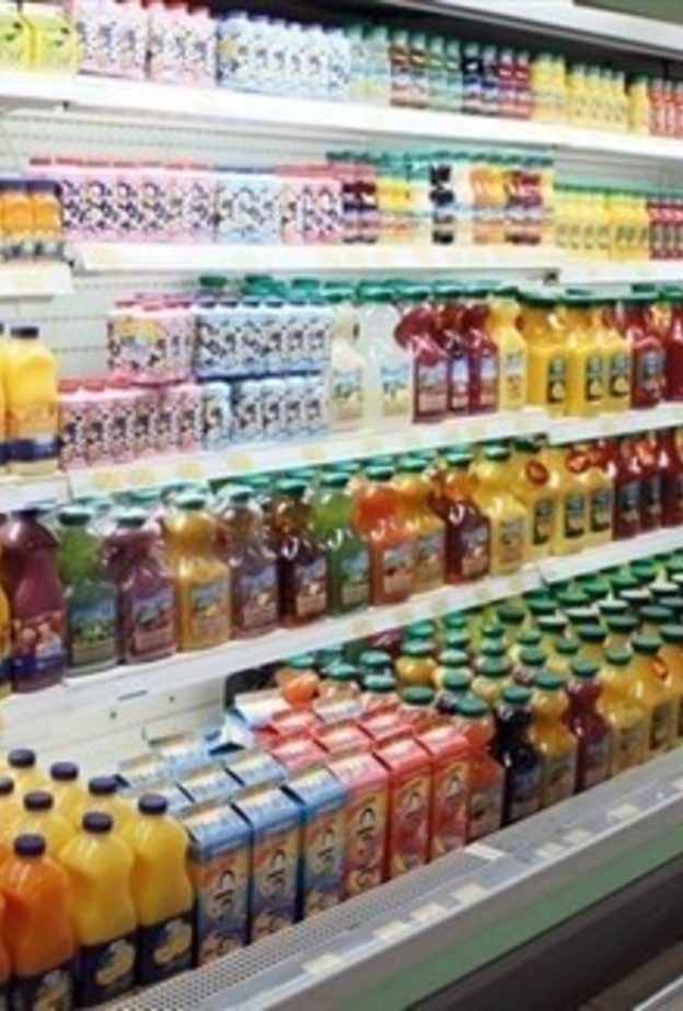 الإمارات تفرض رقابة إلزامية على جودة العصائر والألبان