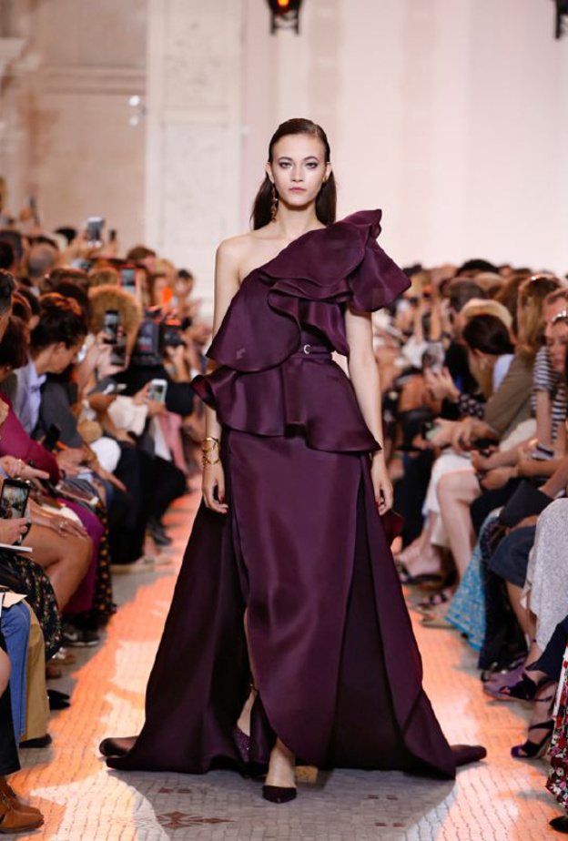 فساتين خطوبة بالألوان الدافئة من مجموعة طوني ورد