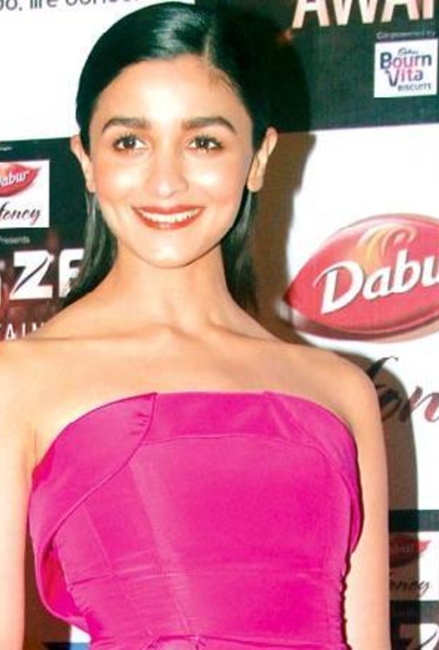 عليا بهات نجمة بوليوود