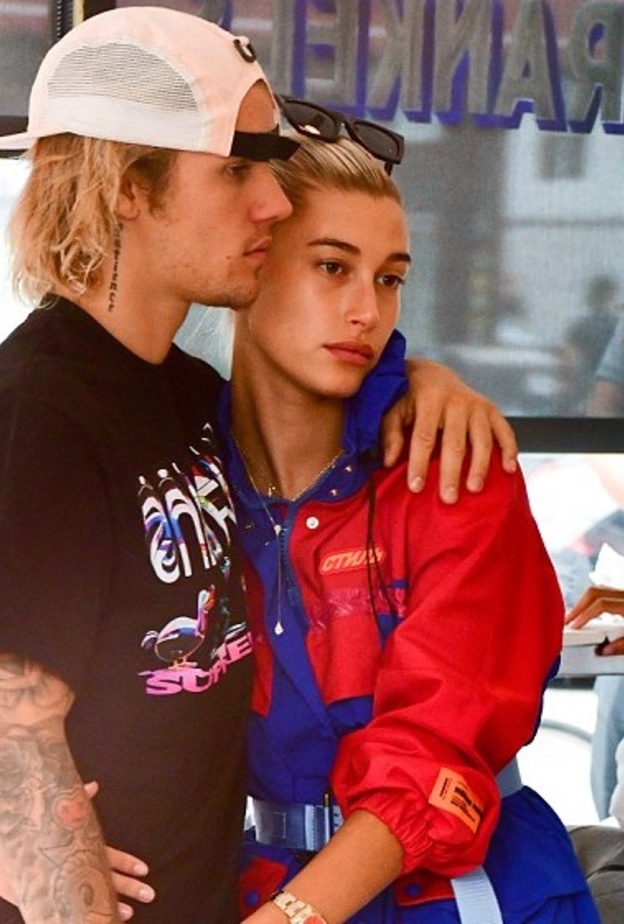 جاستين بيبر ينتقل بـــ هايلي بالدوين فجأة