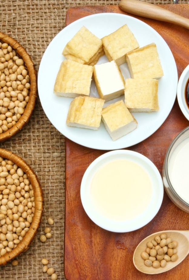 اطعمة غنية بالاستروجين لتناولها عند انقطاع الطمث