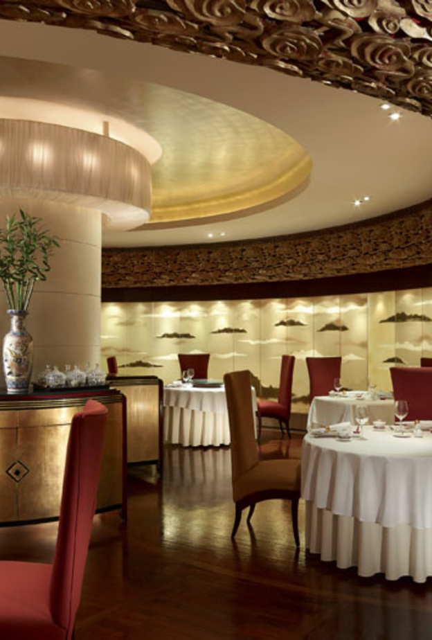 حوض السباحة في شنغريلا