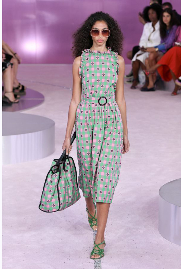 حقيبة من توم فورد بحجم كبير