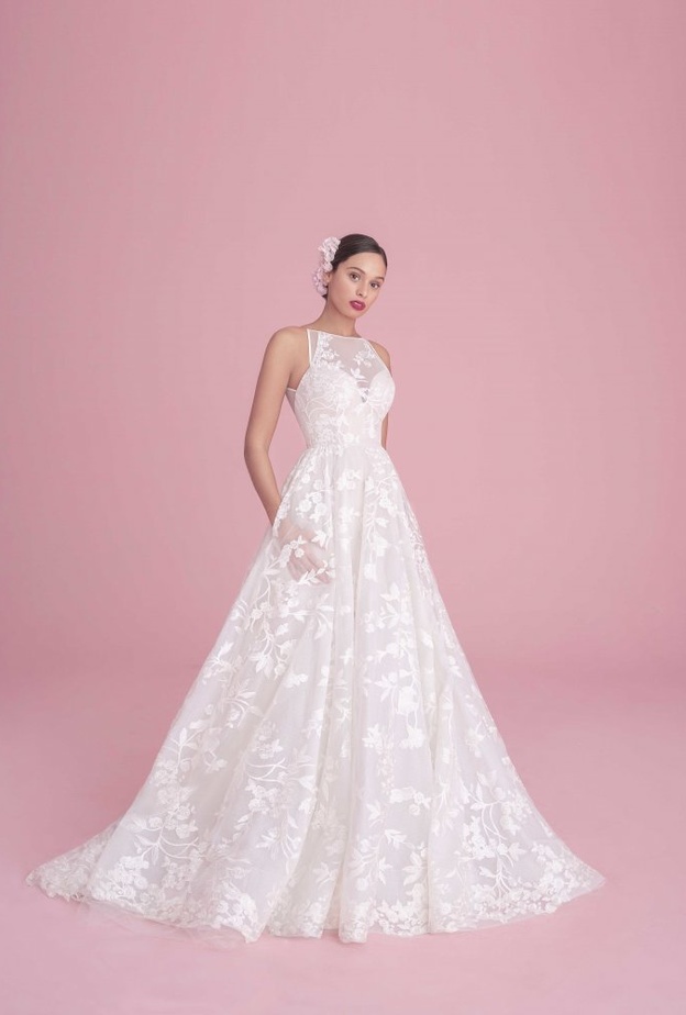  تصاميم فساتين اعراس بالجيوب من مجموعة Pronovias لخريف هذا الموسم