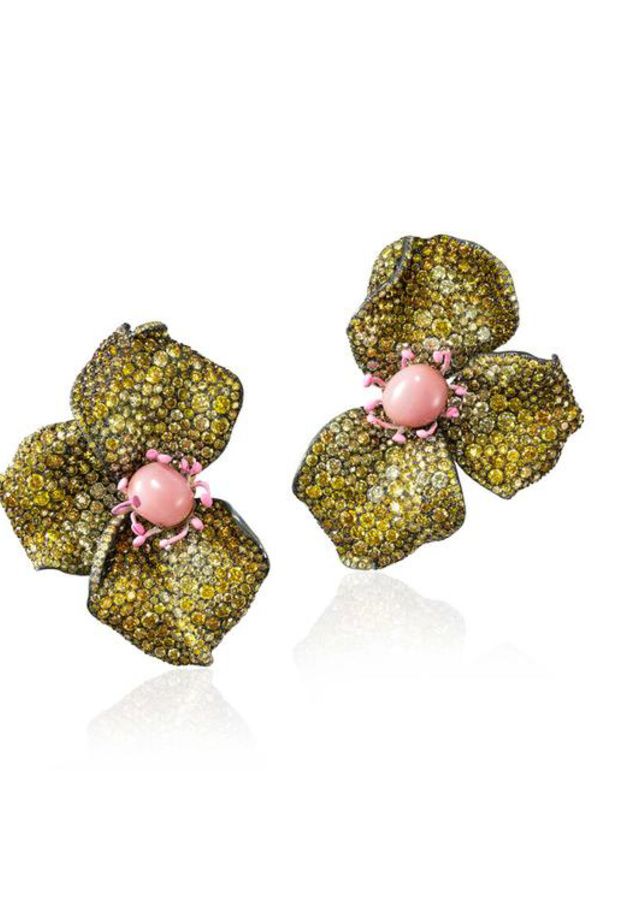 اسوارة من شانيل Chanel