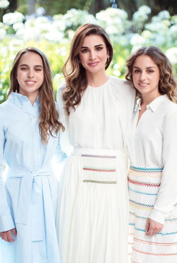 الملك عبد الله والملكة رانيا برفقة بناتهم